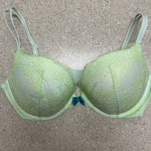 Victoria's Secret Very Sexy Push-Up Bra 36D
